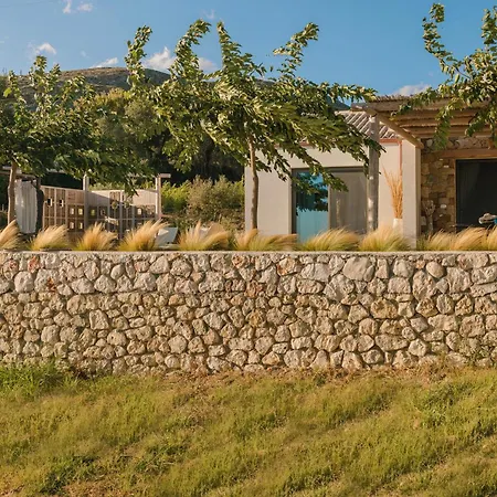 Spathes Kefalonia, Romantic Private Escape With Infinity Pool & Sea Views *